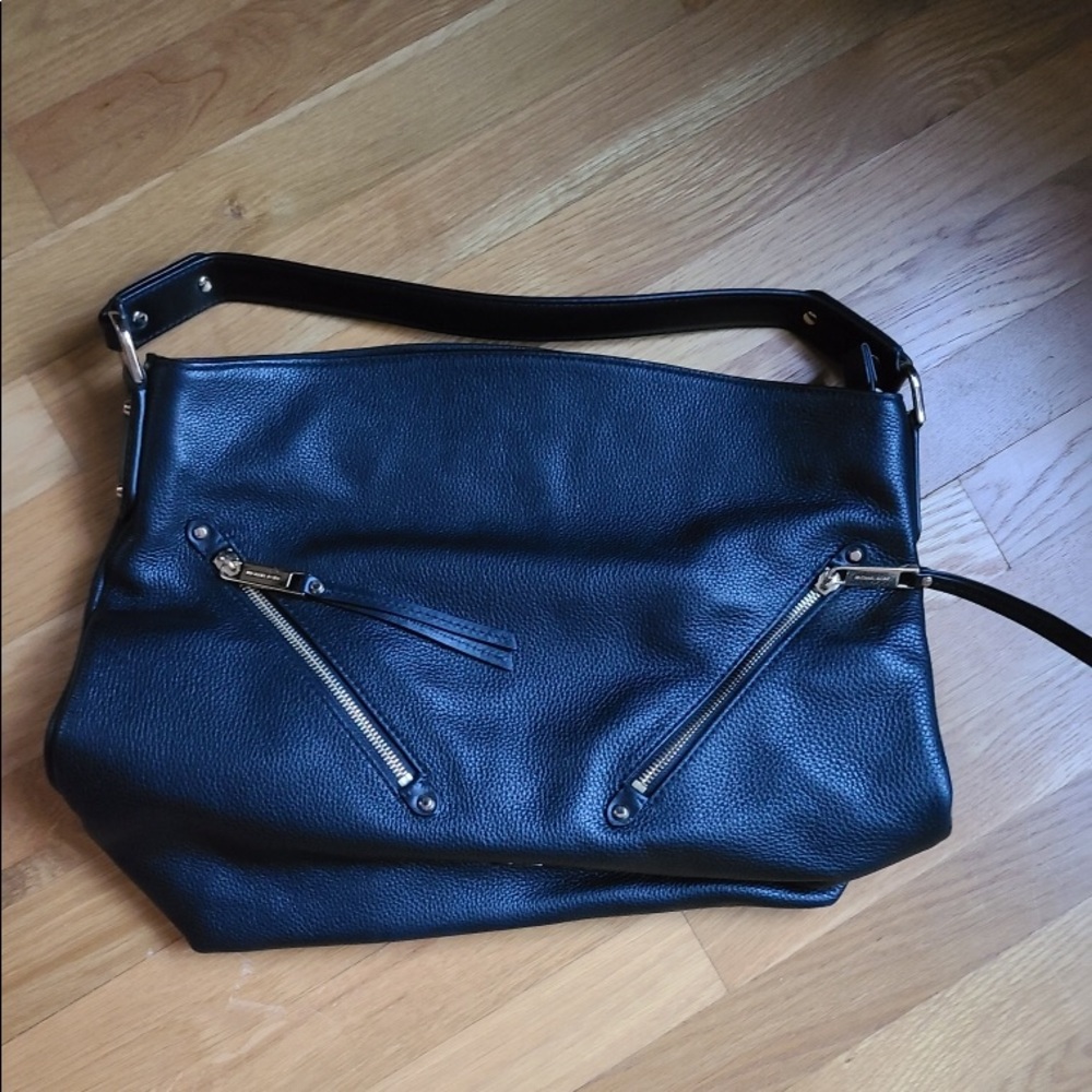 Black leather Michael Kors hobo bag